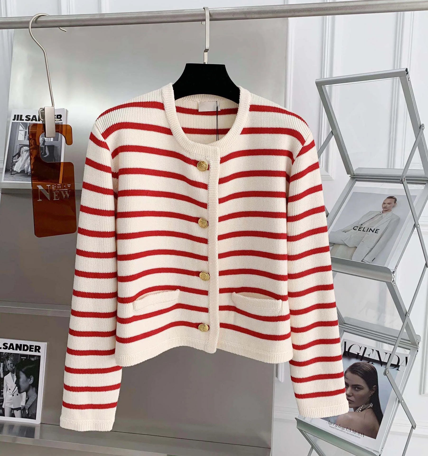 Cardigan Femme Rayé – Col Rond, Manches Longues, Coupe Courte