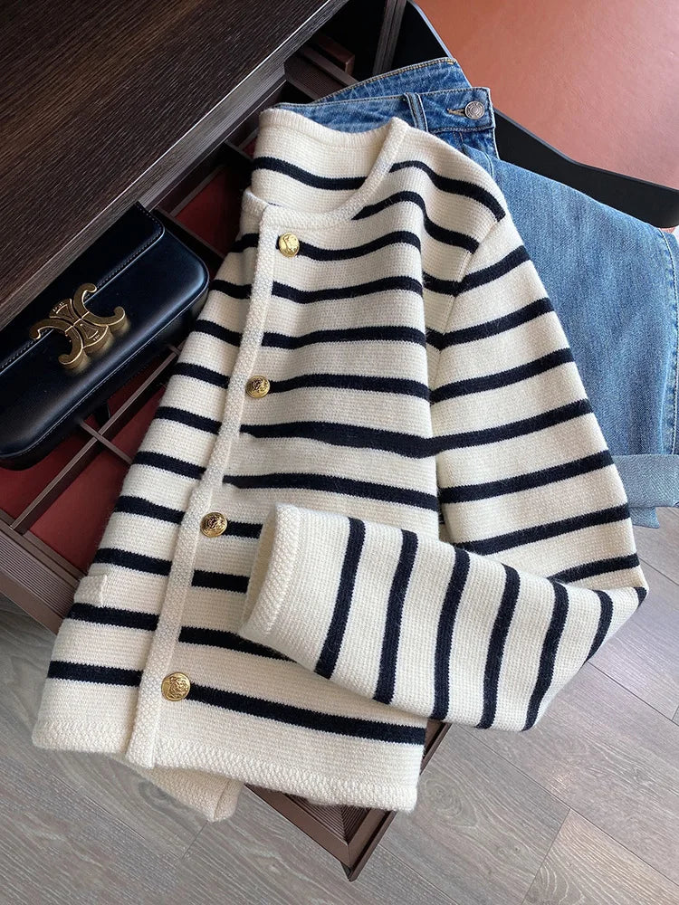 Cardigan Femme Rayé – Col Rond, Manches Longues, Coupe Courte