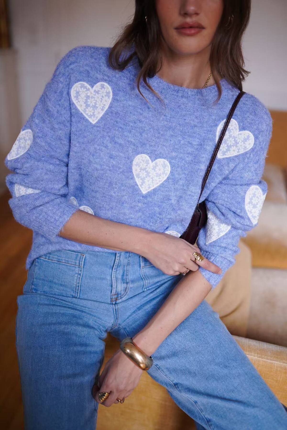 Pull Bleu Ciel Motif Cœurs Maille Douce Femme - Confortable & Féminin