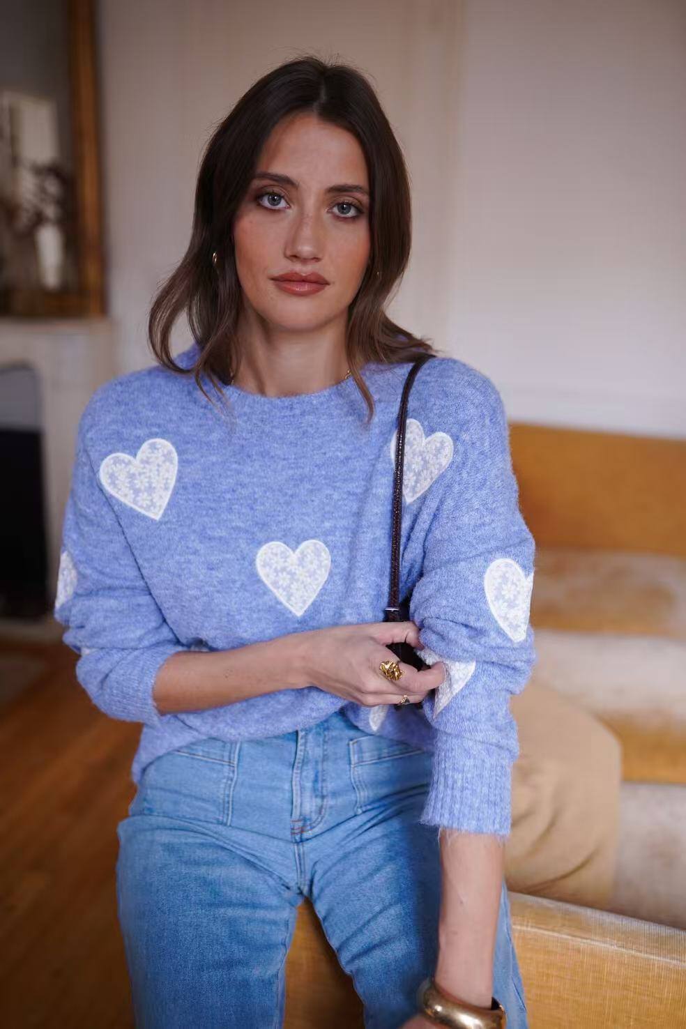Pull Bleu Ciel Motif Cœurs Maille Douce Femme - Confortable & Féminin